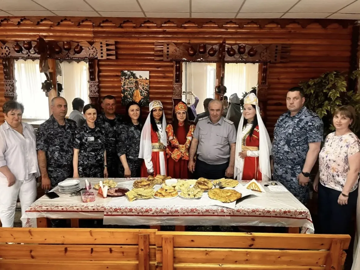 🇷🇺 Ко Дню России — вкус национальных традиций

Сотрудники ИК‑4, ИК‑6 и ИК‑7 УИС Ставрополья устрои