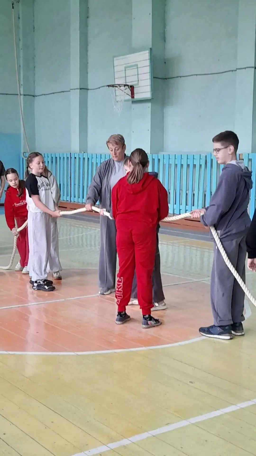 День в лагере: от перетягивания каната до искусства садовника-декоратора
Утро в лагере труда и отдых