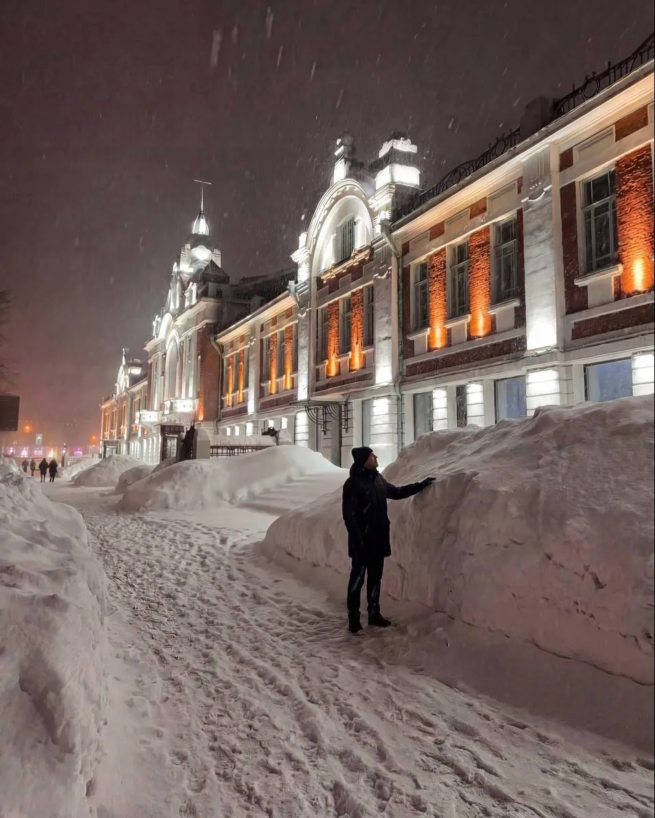 🌨 Первый снег ожидается в Новосибирской области уже в ночь на вторник. Вместе с ним в ...