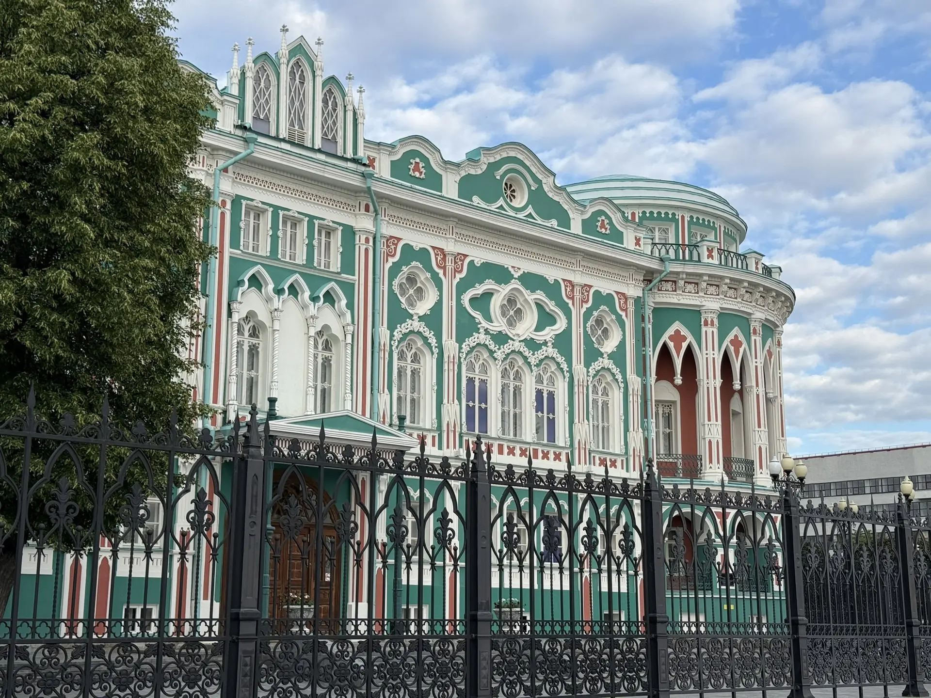 ☕️ Утро пятницы! 12 июня

Воздух прогреется до +22°C. Обещают переменную облачность и отсутствие оса
