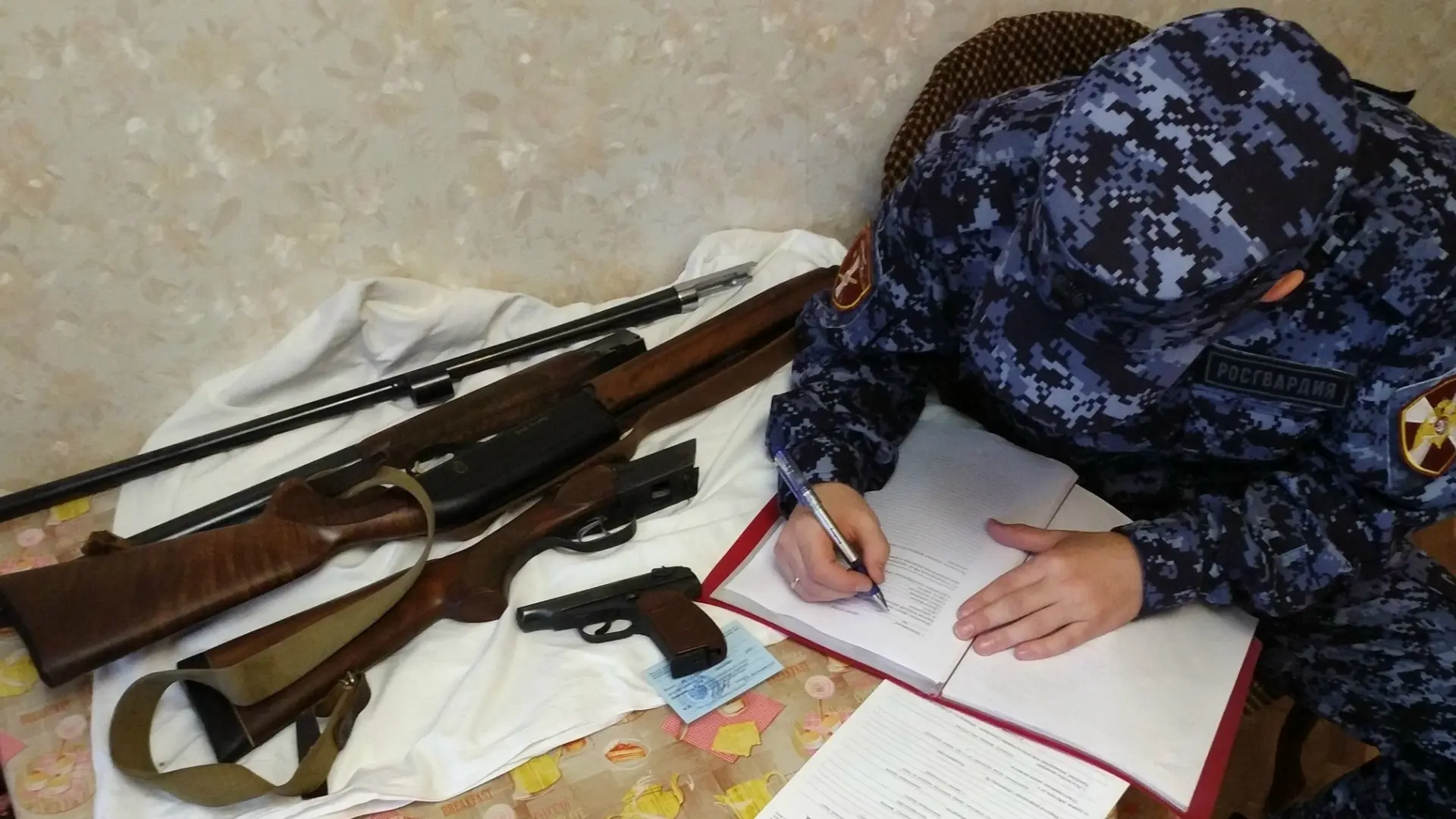 🚔 Брянские росгвардейцы изъяли 25 единиц оружия за неделю

В Брянской области сотрудники Росгвардии
