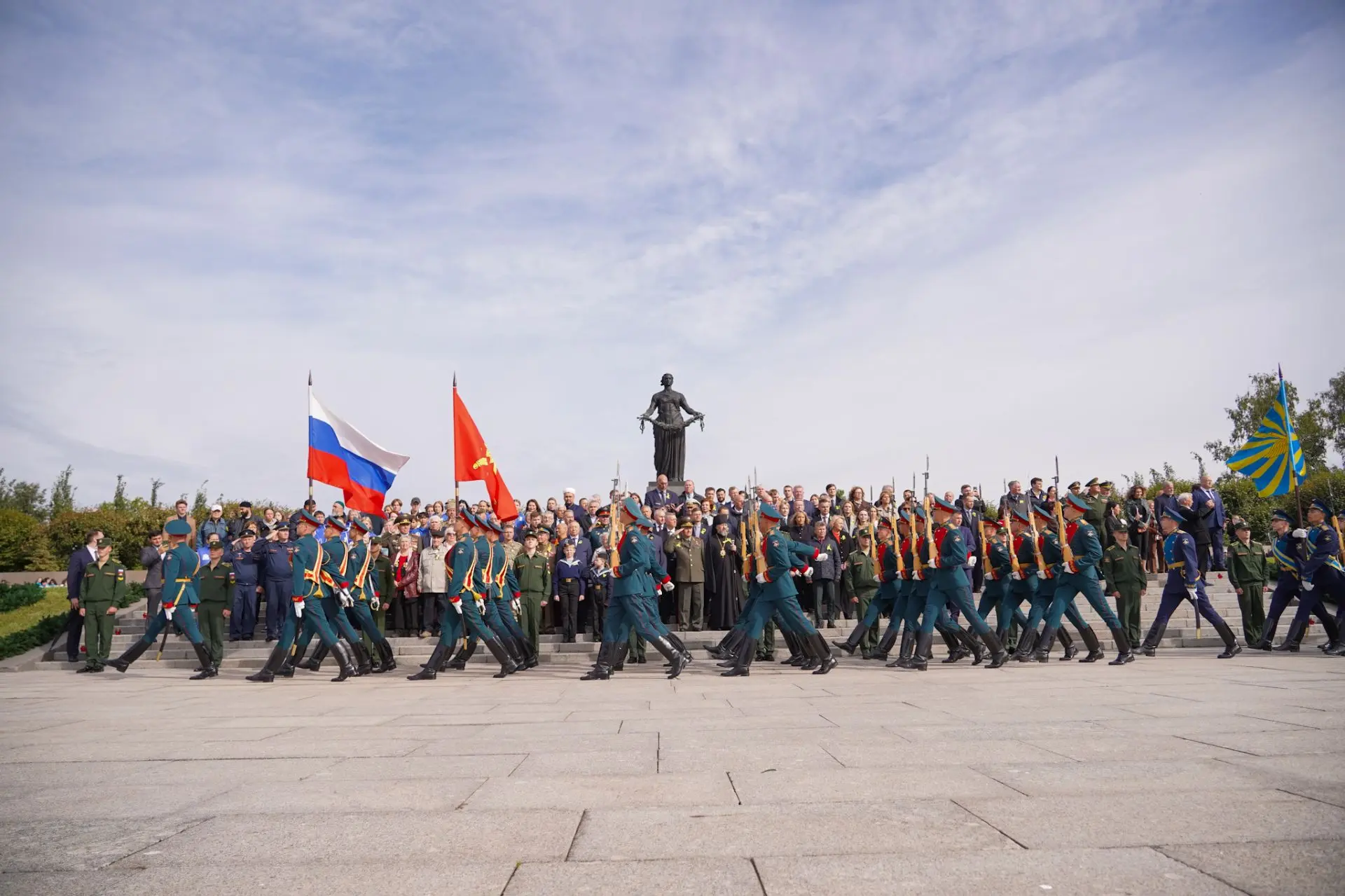 В День памяти жертв блокады в Петербурге проходят массовые мероприятия – время не в сос...