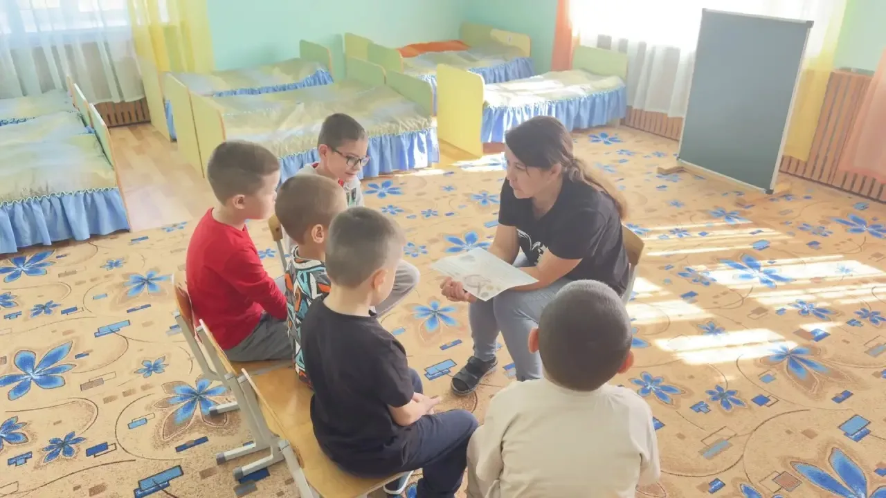 Компенсацияләү төркеме балалары "кино" тарихы белән таныштылар, фикер алыштылар.