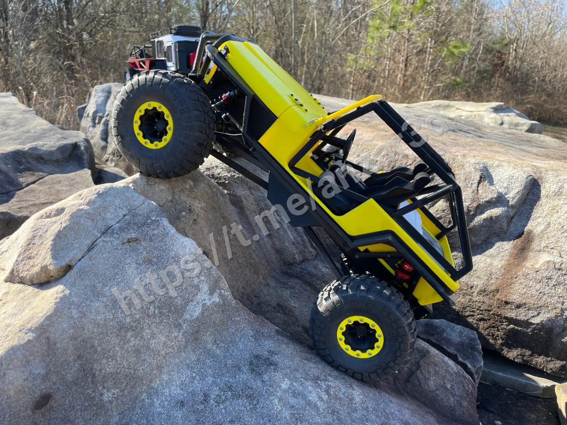 🚙 RC-рок-краулер THUMPER (CJ7, 1:8)

Радиоуправляемый внедорожник в кузове классического джипа CJ7,