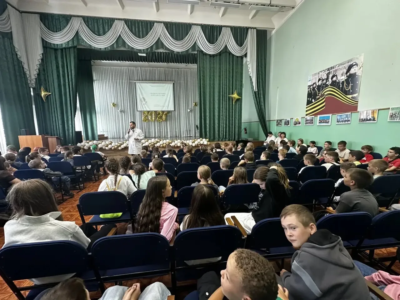 🌟 Сегодня для ребят пришкольных лагерей Гимназии 22, СОШ 16 и СОШ 15 прошли важные и п...