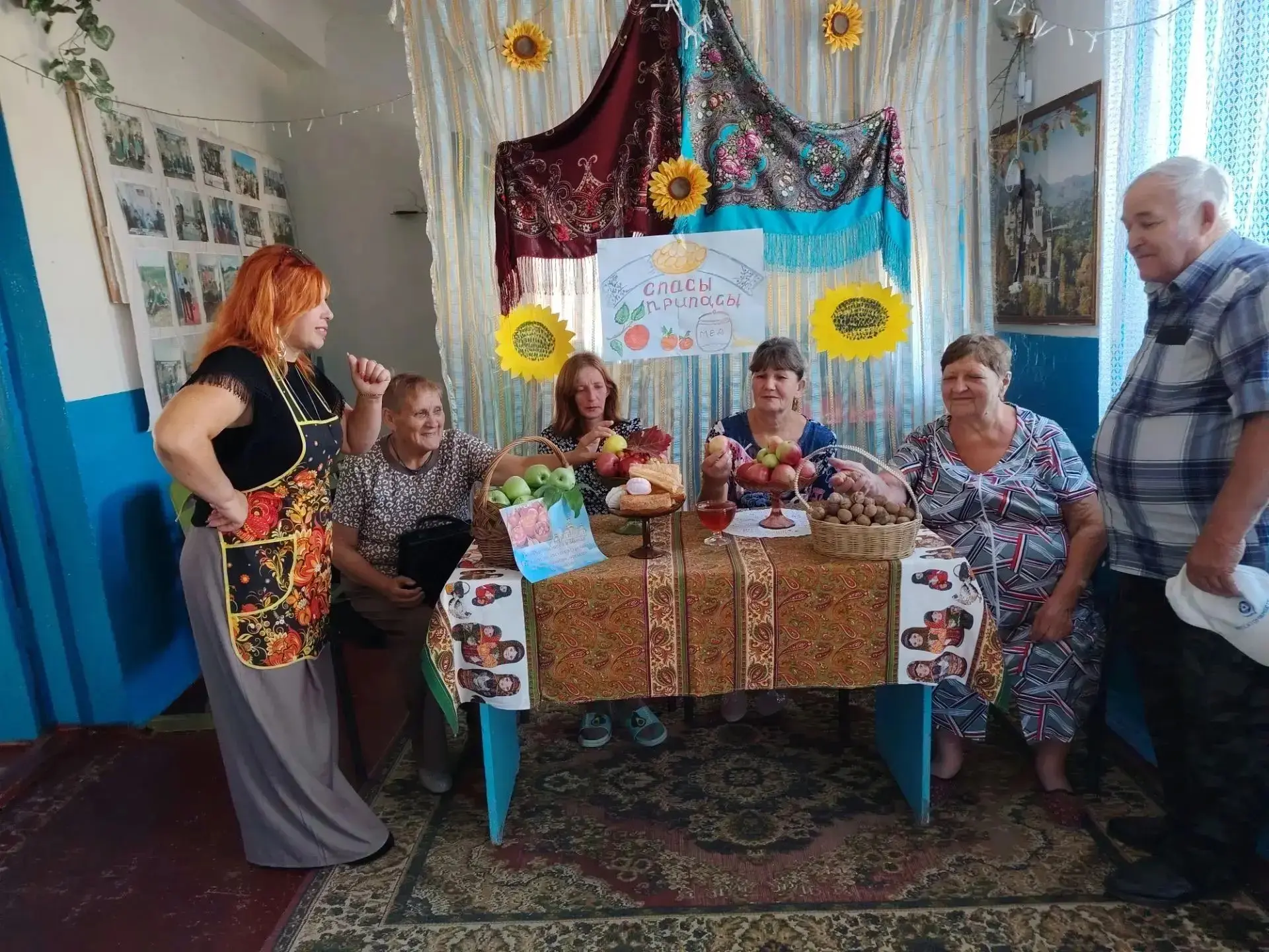 В Правдинском сельском клубе прошел праздник по трем православным праздникам  Спасам. У...