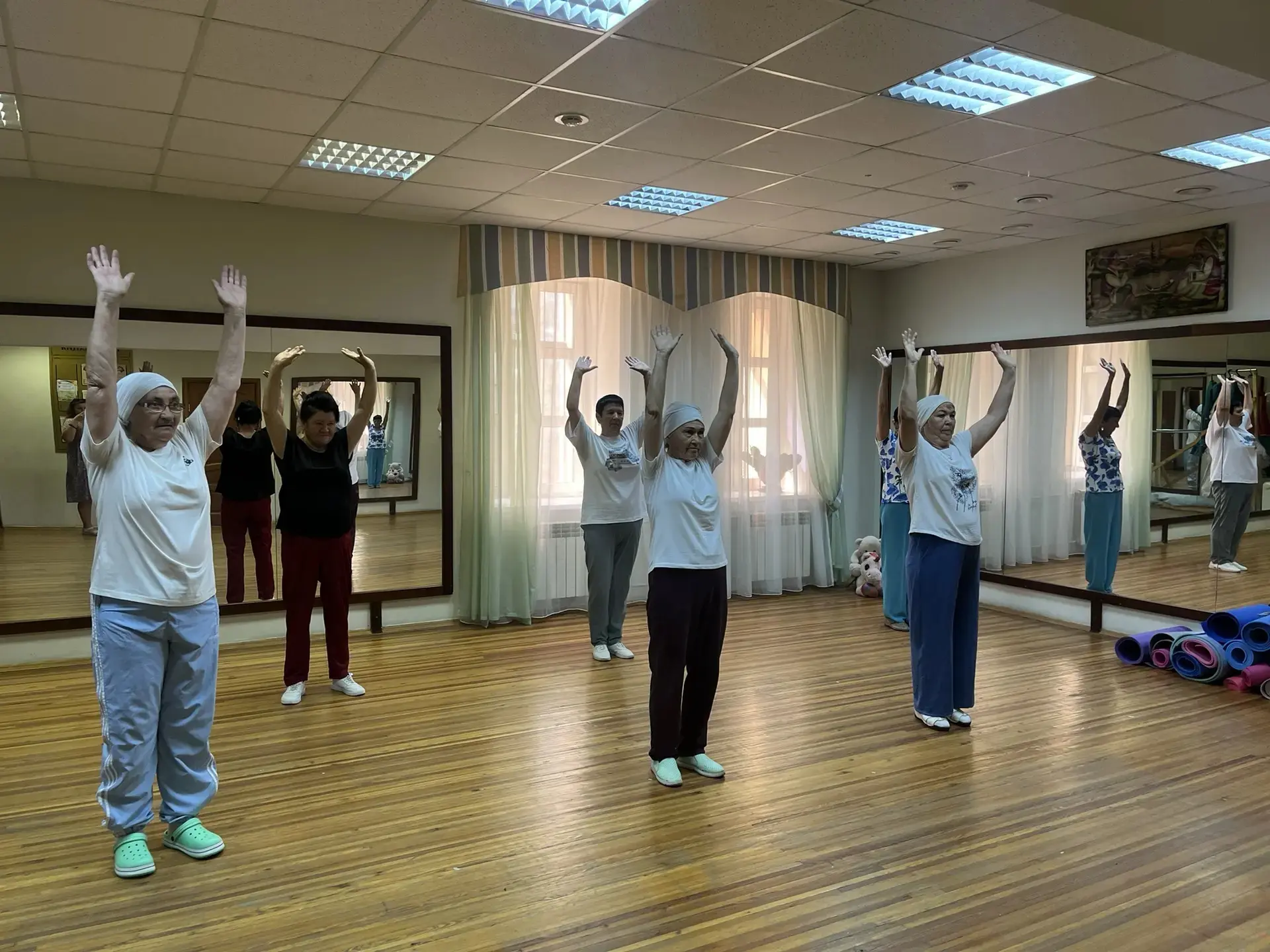 В районном доме культуры продолжаются занятия со старшим поколением «Линейные танцы» #а...