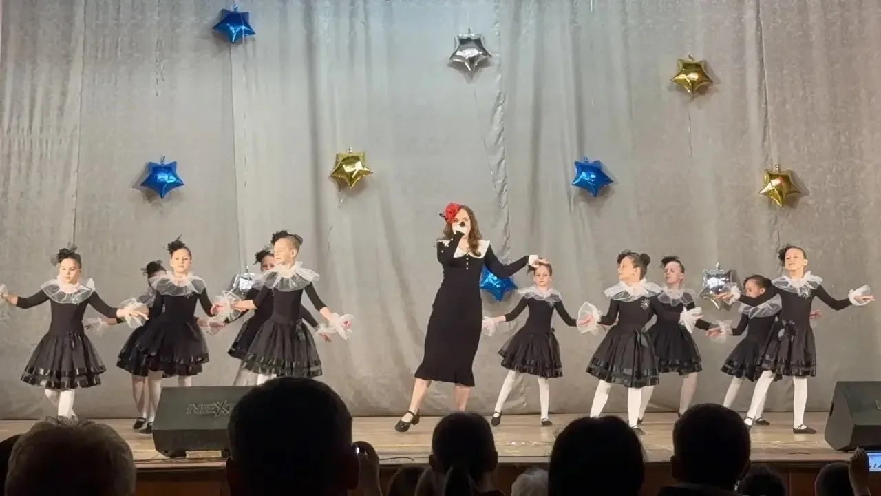Младшая группа хореографического коллектива «Северное сияние» сегодня приняли участие в...