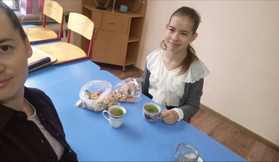 Заряжаемся мятным чаем и мёдом ,целый день у нас активный ведь 😆
