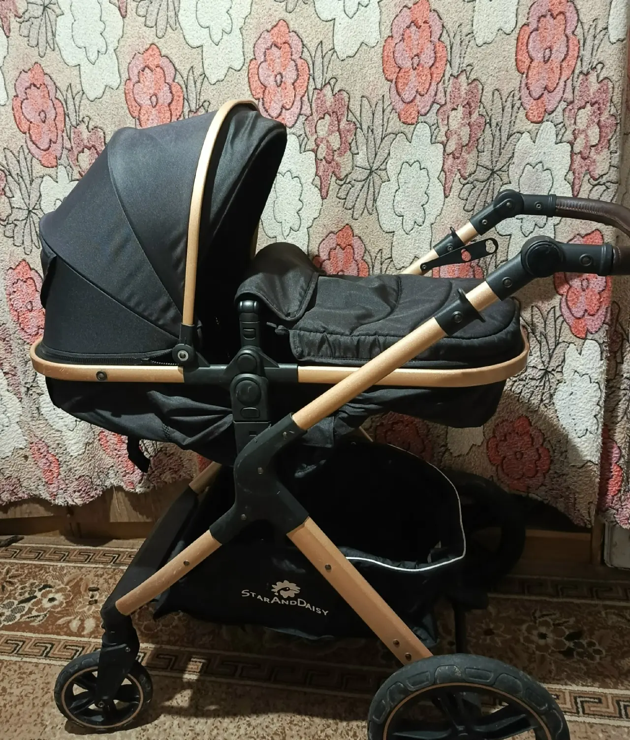 Продаю 2 детские коляски: обе в отличном состоянии, всё исправно, без серьёзных дефектов.