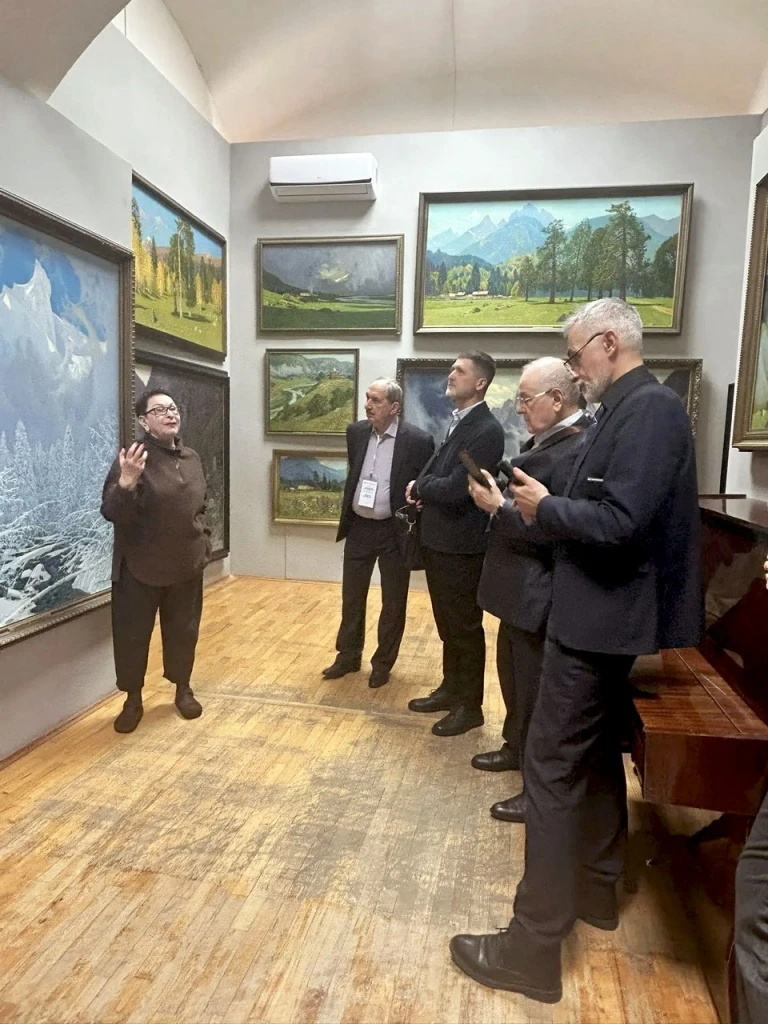 В Картинной галерее пейзажей художника П.М. Гречишкина прошла экскурсия для исследовате...
