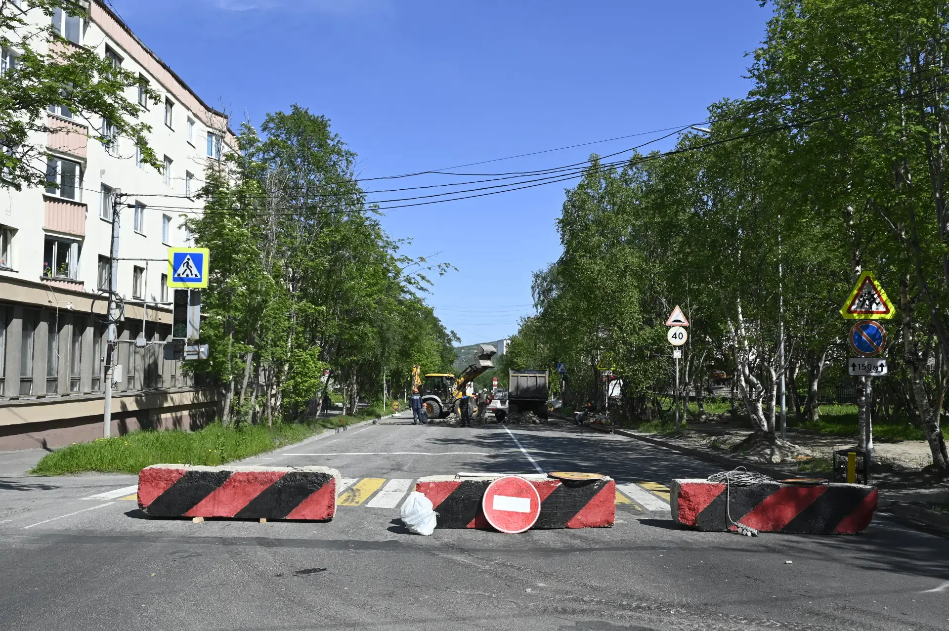 ⚠️ До вечера четверга на Головко у домов №1 и 2 ограничен проезд транспорта из-за работ...