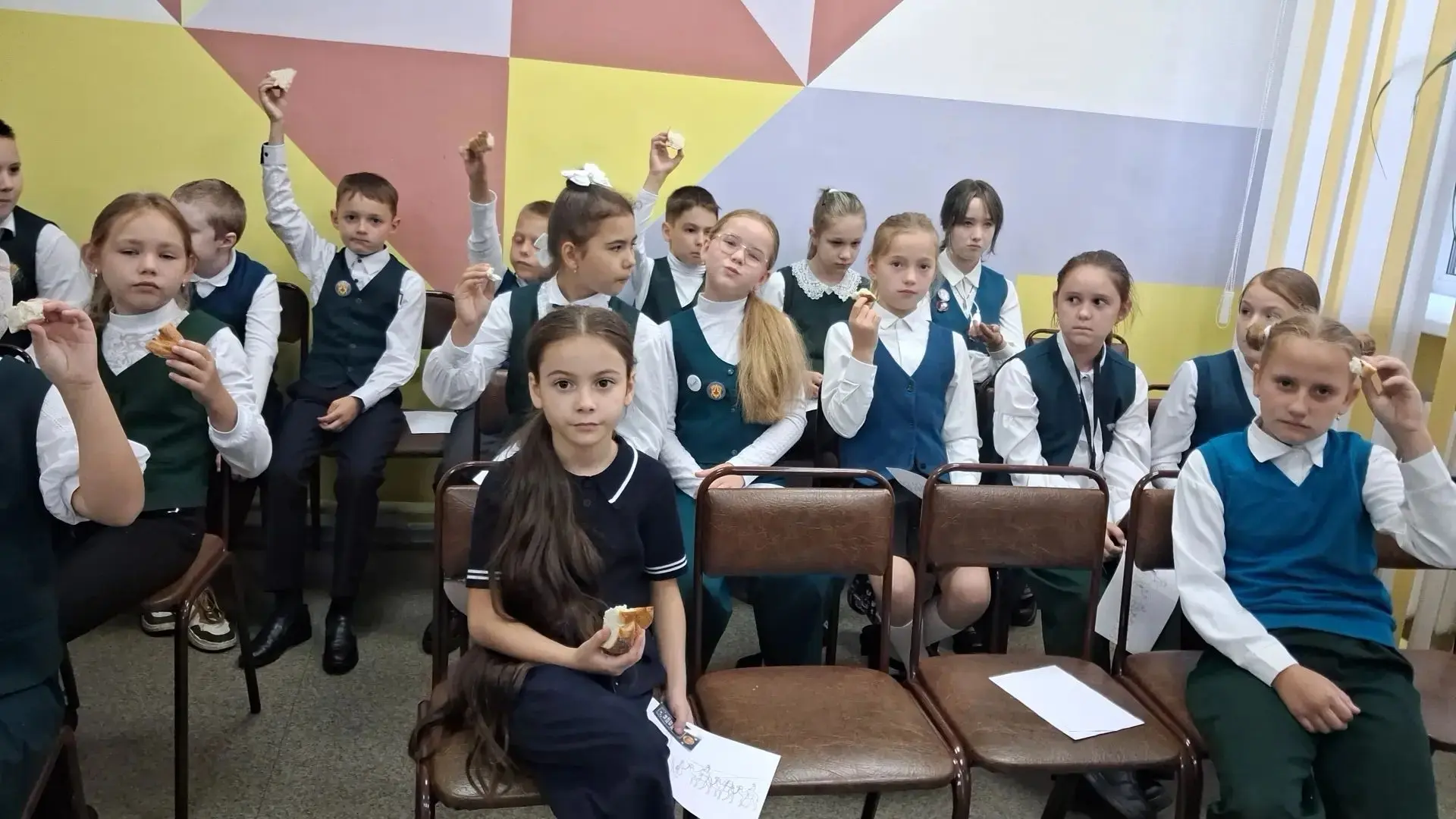 4Г класс погрузился в «Волшебный мир еврейских сказок»✨