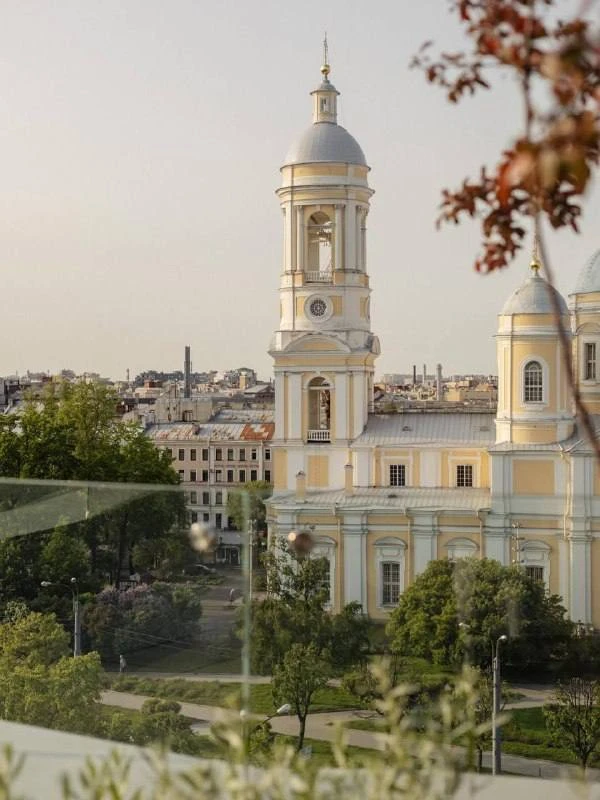 В Петербурге работает крупнейшая терраса с потрясающим панорамным видом

📍Добролюбова, 16 к.2

🩷

