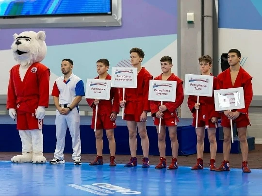 ⚡Северобайкальский спортсмен представил Бурятию на Всероссийских соревнованиях по самбо
