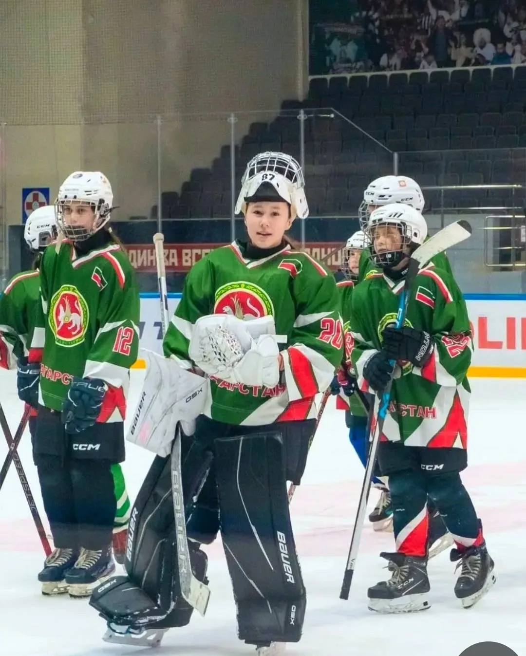 🏒Воспитанница отделения хоккея спортивной школы "Юность" Рязанова Анастасия  приняла у...