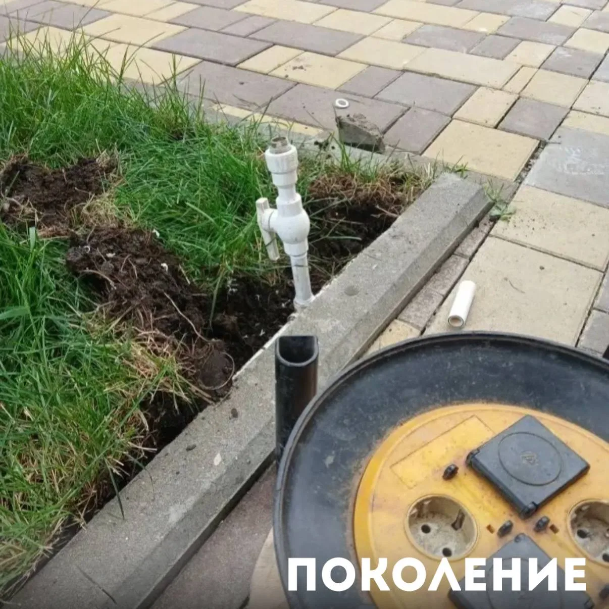 Специалистами управляющей компании выполнены работы по ремонту проводки системы уличного освещения Ж