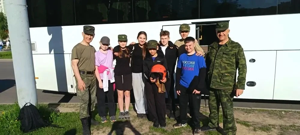 Команда младшей группы МОУ СОШ 32  выехала на областной слёт соревнований  «Школа безопасности».