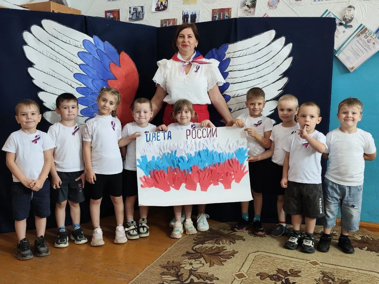 В рамках празднования Дня Государственного флага России сотрудниками Бариновского сельс...
