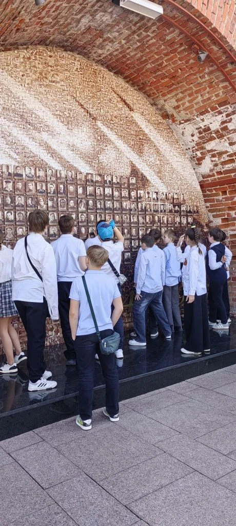 🕊️ «По дорогам Памяти» 🕊️  6 мая ученики 5Д класса нашей школы стали участниками увлекательной квест