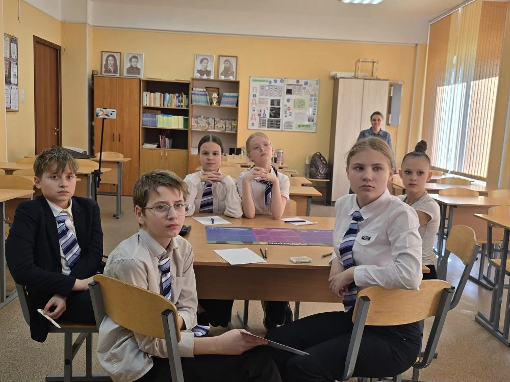 🌅 Новые горизонты: 6 «М» класс покоряет международный чемпионат по финансовым играм!   Ученики нашей