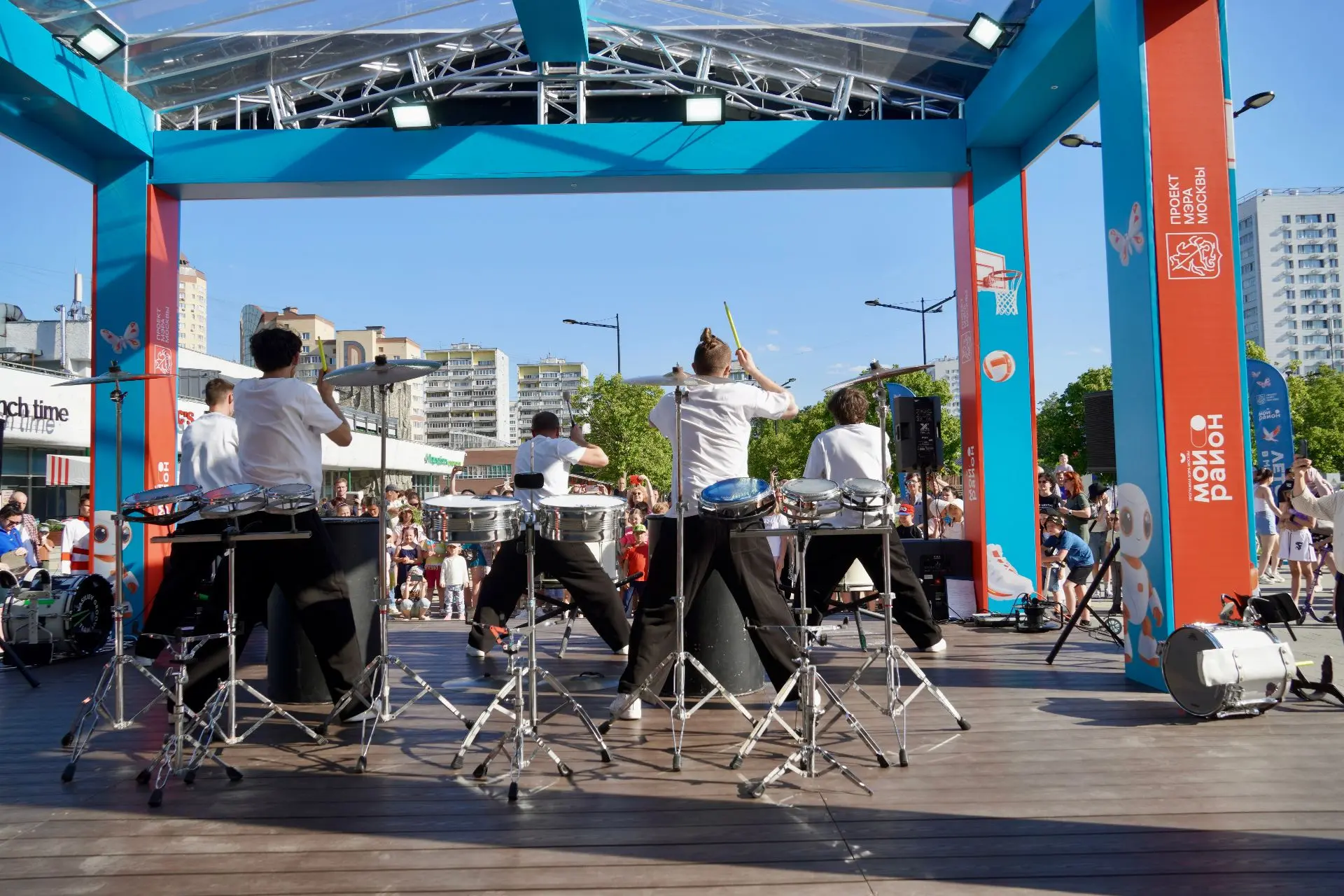 🥁КАК ЭТО БЫЛО: КЦ «Зеленоград» и Vasiliev Groove на площади Юности
В рамках проекта «Лето в Москве»