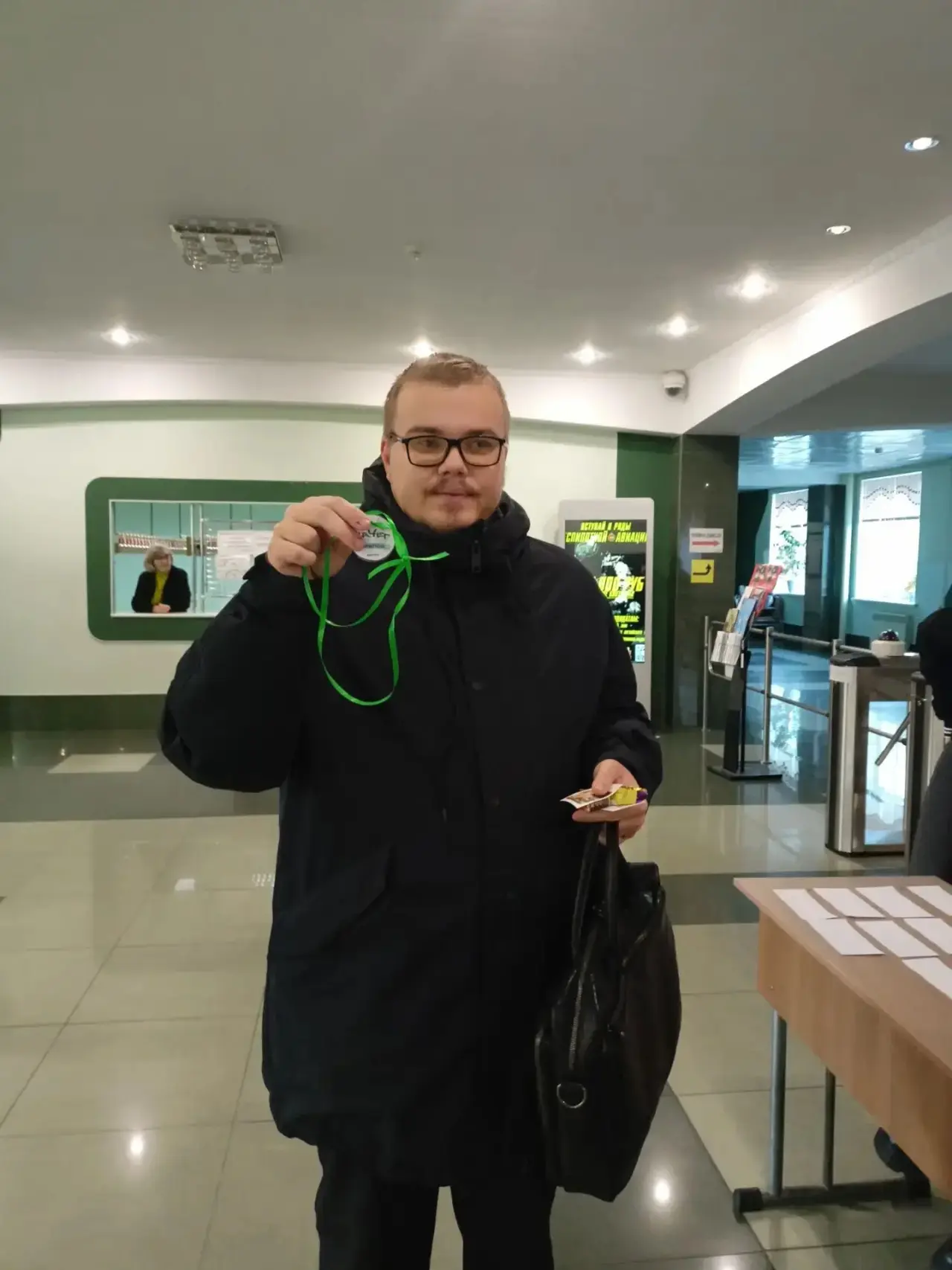 Утро прекрасное – наши студенты поздравили преподавателей с их главным праздником, и вр...