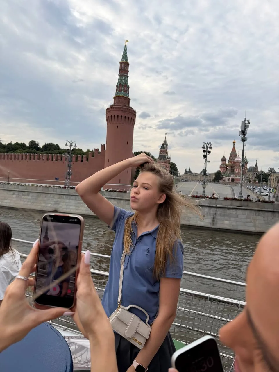 Ребята, у меня в закрытом канале «Рошики» проходит розыгрыш билетов на наш сольный концерт в Новосиб