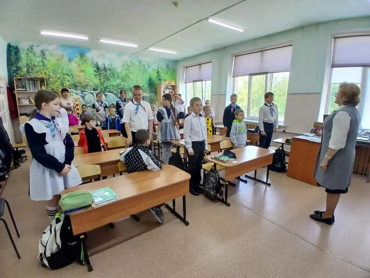 Ребята из детского сада посетили школу — это важное событие стало частью работы по обес...