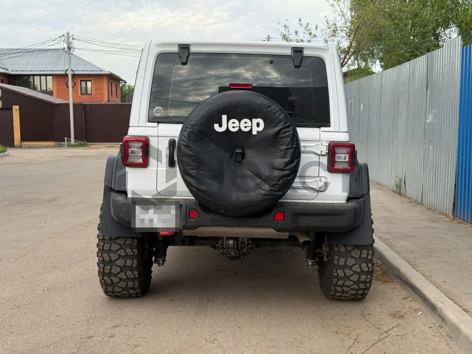 Jeep Wrangler Rubicon — когда «немного доработать» превращается в полный обвес 🔧