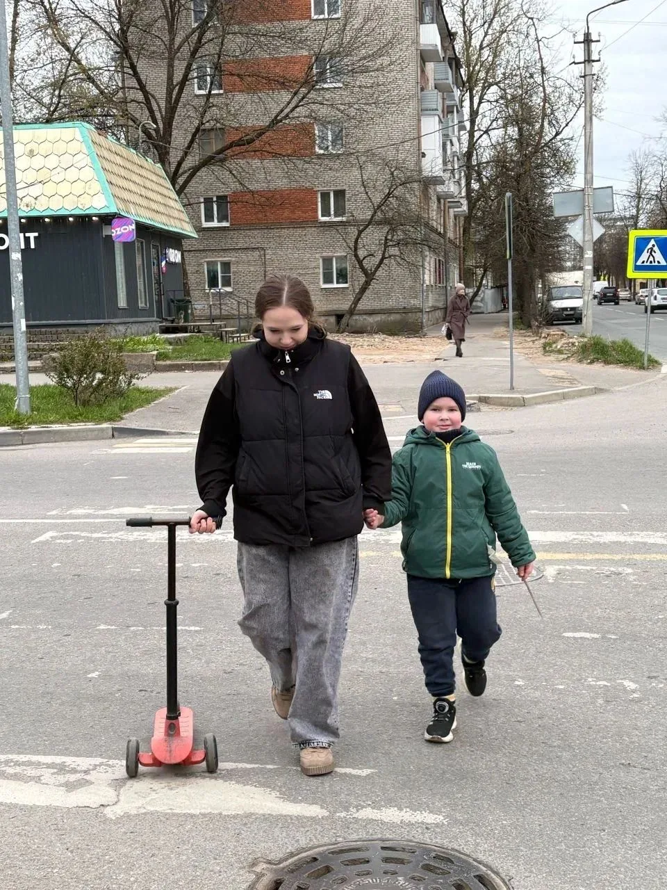 Участие родителей в акциях по ПДД способствует не только повышению безопасности детей, ...