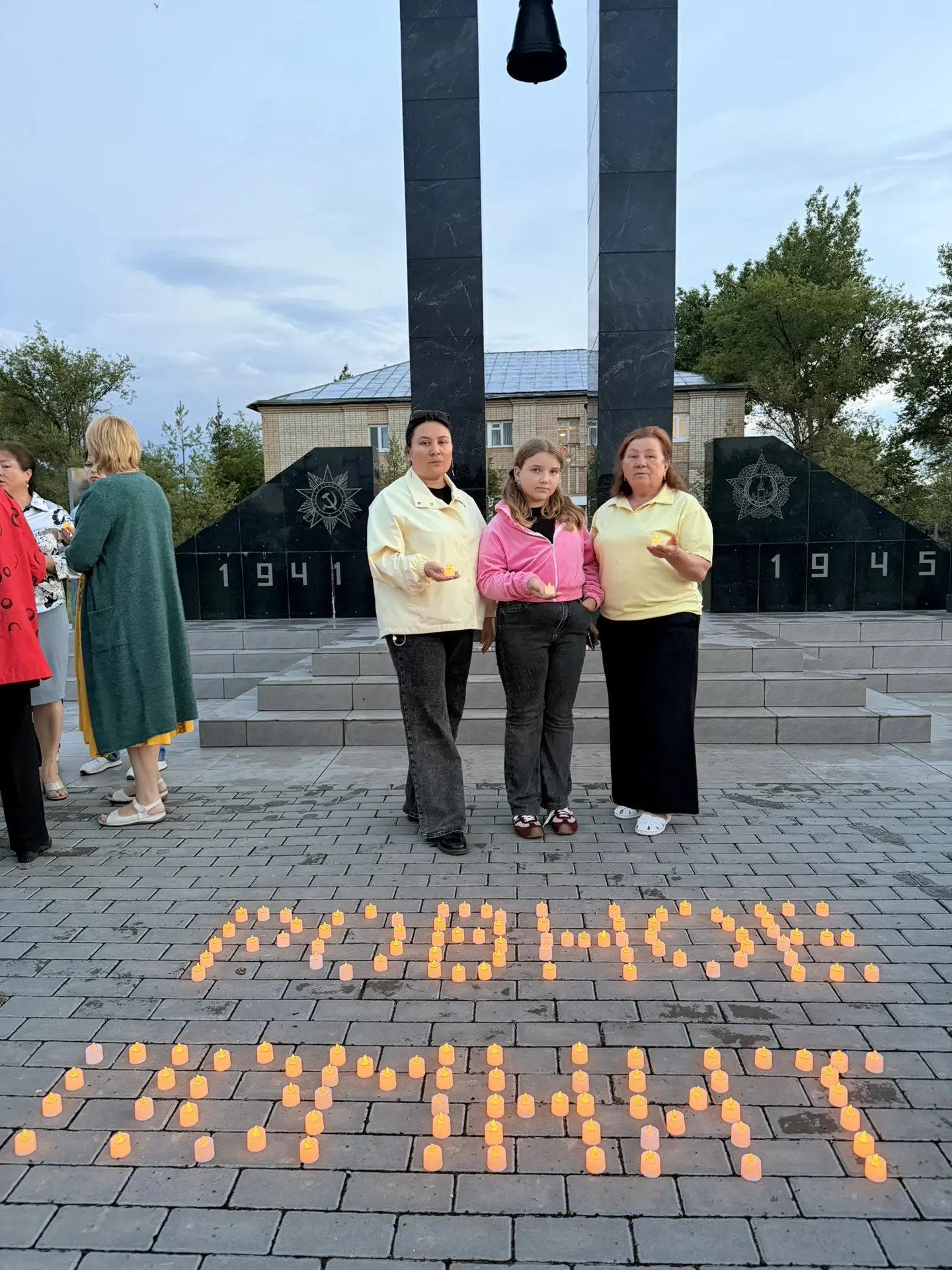 🕯️Вечная память героям! 🕯️

Сегодня педагоги Дома детского творчества присоединились к акции #Свеч