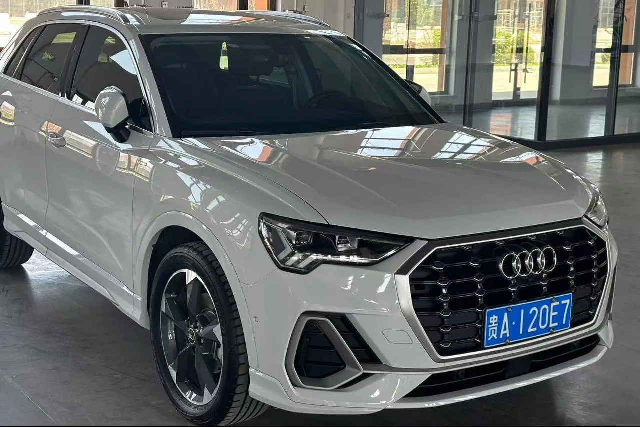 💥Поздравляем Владимира из г. Тольятти с покупкой Audi Q3 2023 года

- Объем: 1.4 литра, бензин, тур