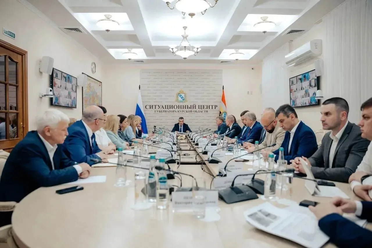 💡 Сегодня состоялось заседание Правительства Курской области под руководством губернат...