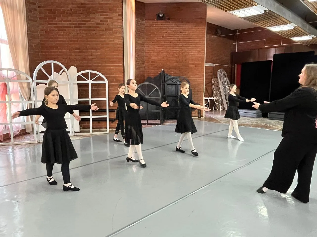 👯‍♀Одним из предметов, который изучают дети в Театре пластики и танца, является народн...