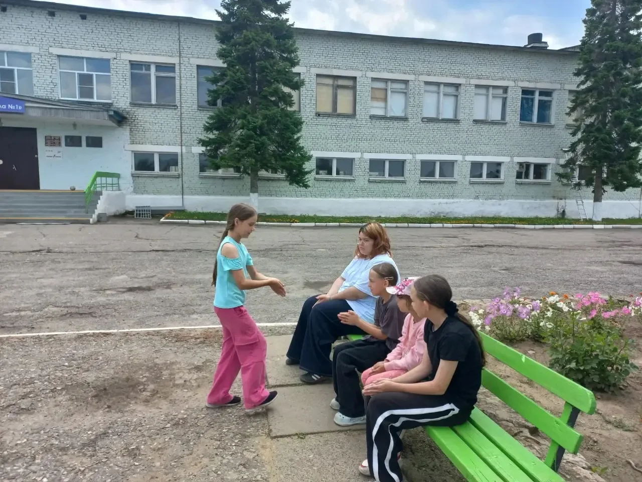 💍 «Колечко-колечко, выйди на крылечко!»

Сегодня наши ребята весело играли в эту добрую старинную з