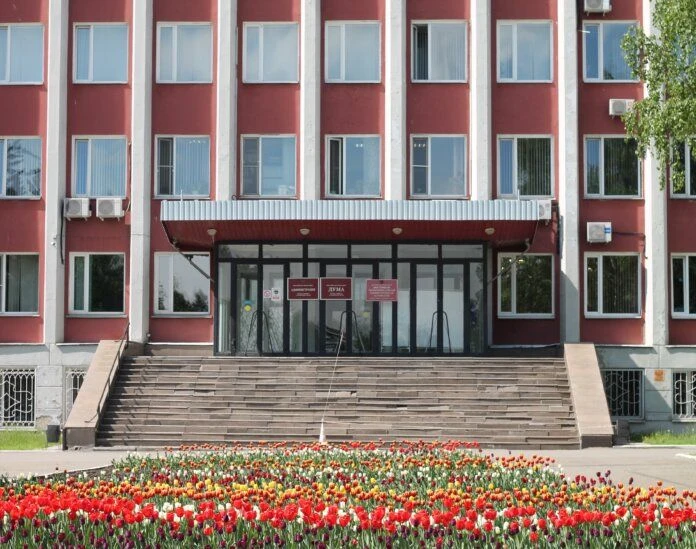 Жителей Бийска призывают оценить эффективность работы городской администрации