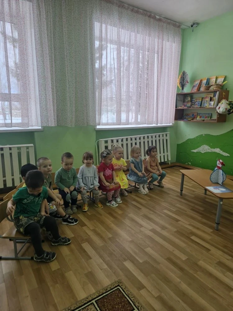 Сегодня воспитанники младшей группы отметили день рождение снеговика 🎉🥳 ⛄️