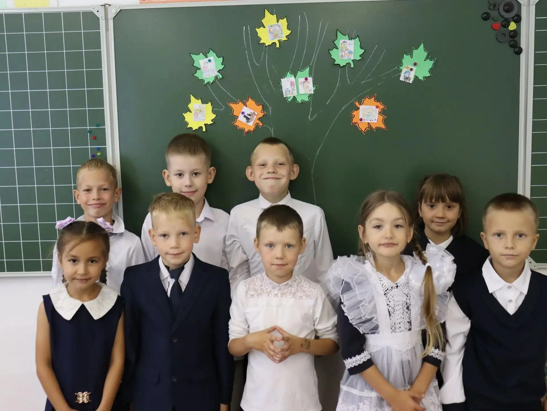 В начальных классах МБОУ Зимаревская СОШ прошел трогательный классный час «Дерево мира:...