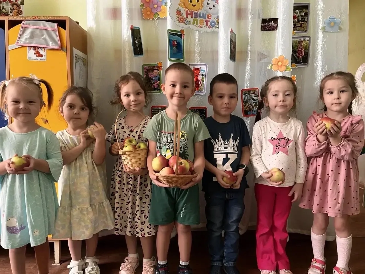 Сегодня в нашей группе царила по-настоящему "яблочная" атмосфера 🍎✨, ведь мы празднова...