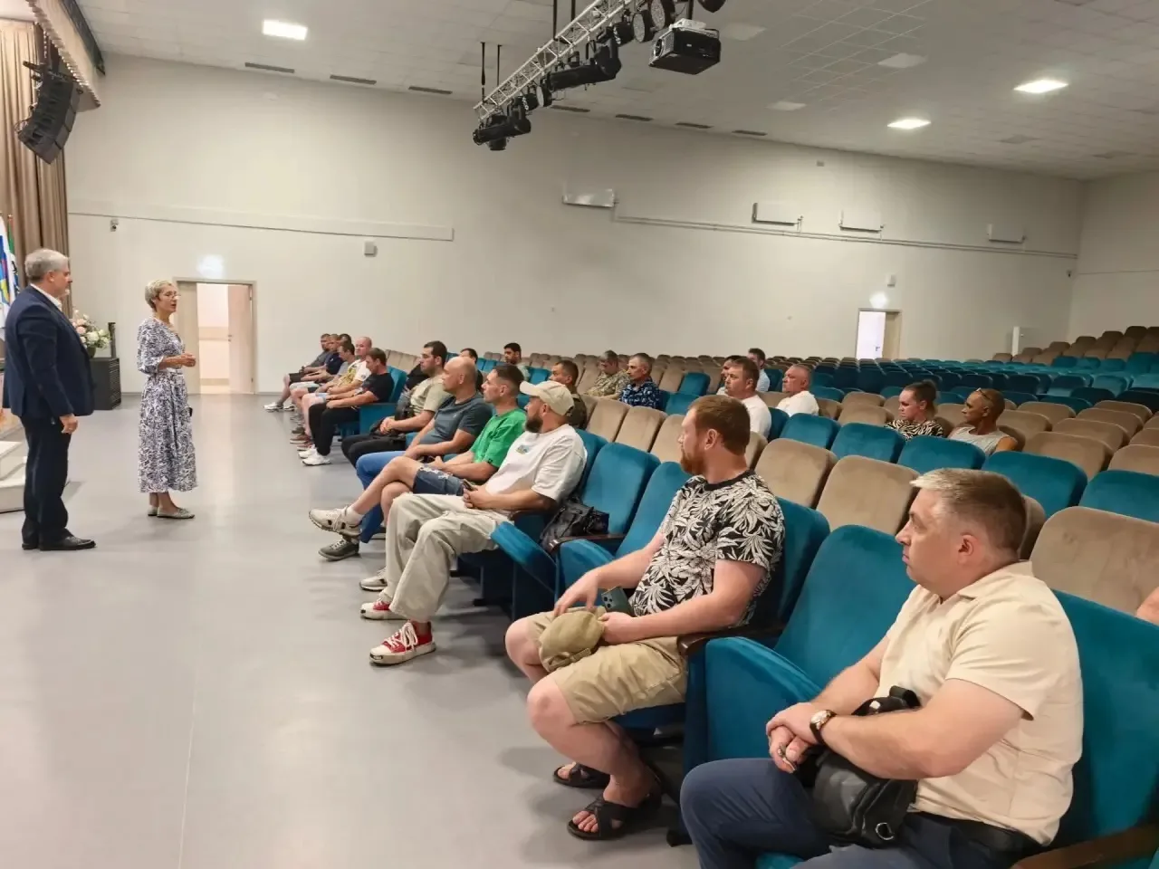 📅17 июня директор Центра образования "Верх-Тулинский" Надежда Ивановна Уксусова и заместитель дирек