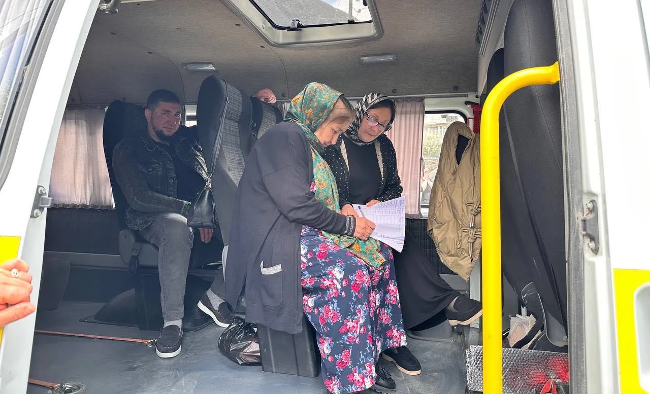 🚐 Мобильная бригада Минтруда РД помогла жителям села Шиназ пройти диспансеризацию  🇷🇺 В рамках нацио