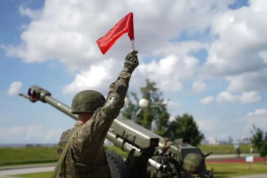 🇷🇺 Полуденный выстрел, посвященный Дню образования ВВО, прогремит 31 июля в 12:00 возле арены «Еро