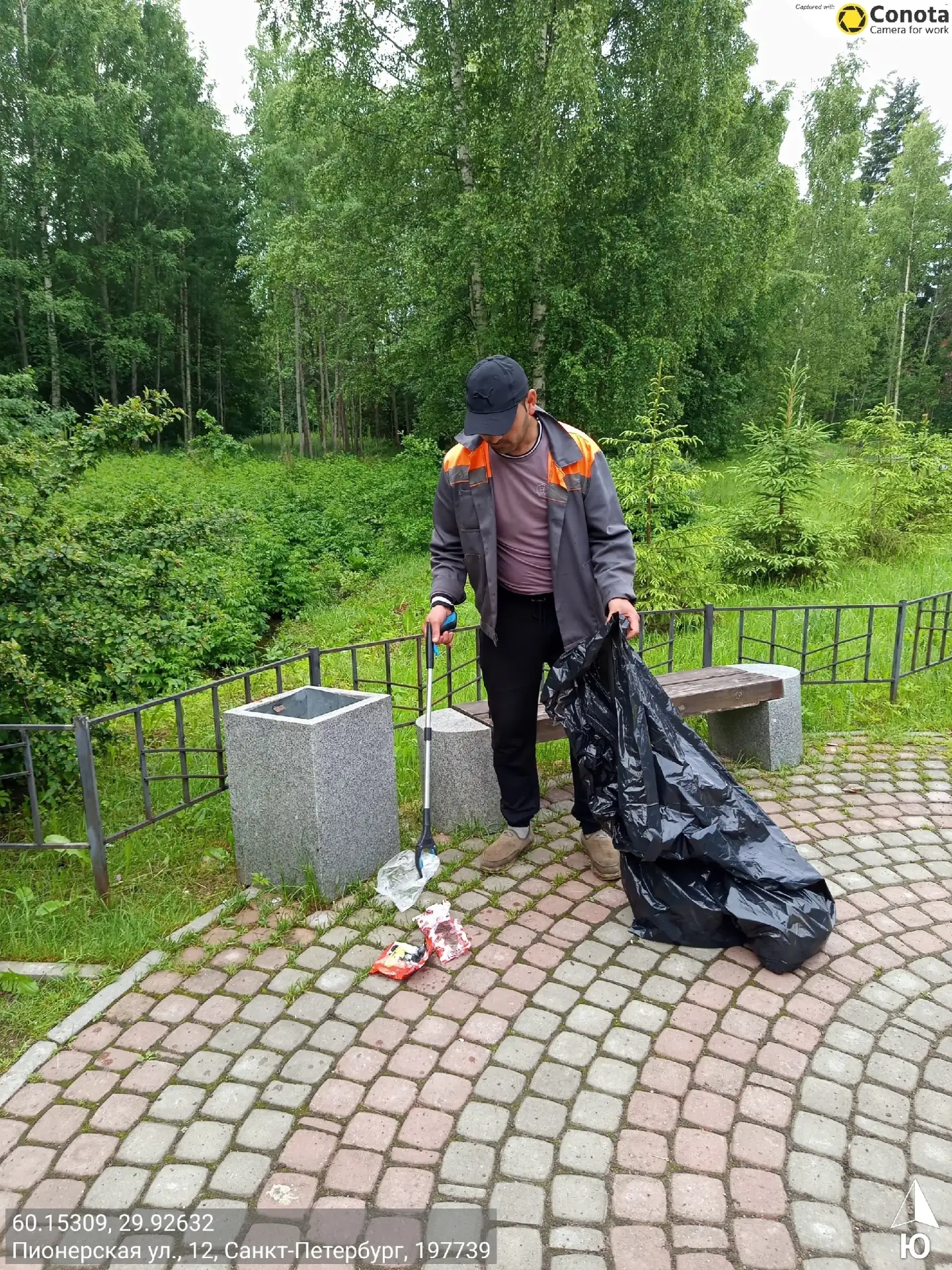 🧹Плановые работы по уборке территорий в поселке продолжаются в штатном режиме.

🙏 Уважаемые жители