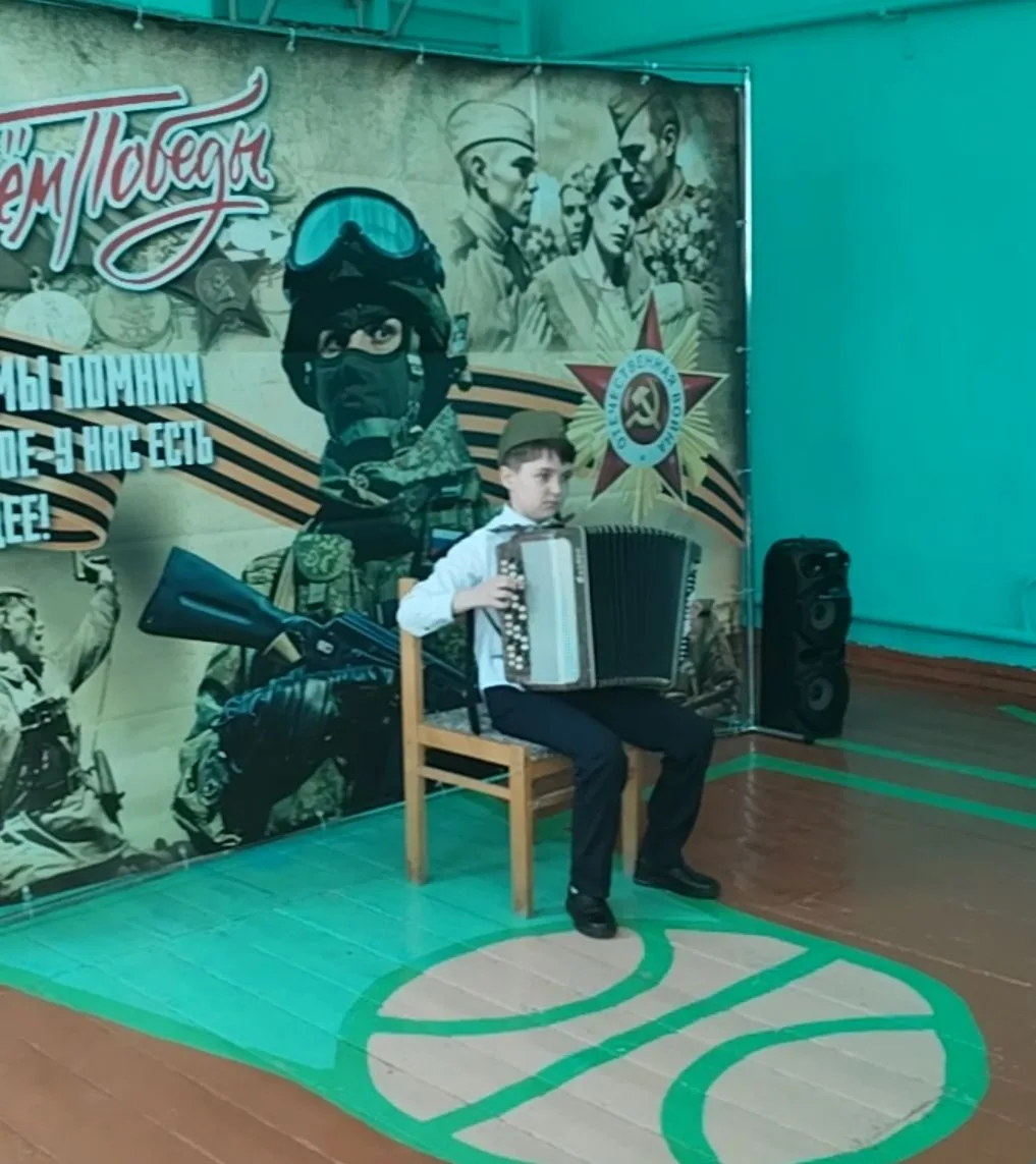Память, которая живёт в сердцах: школа отметила День Победы 8 мая в стенах 6-го корпуса прошла серия