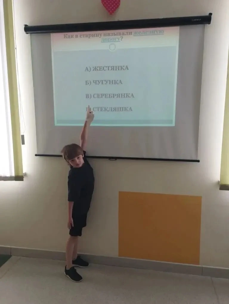 🚂 В РАМКАХ ДЕТСКОГО МЕСЯЧНИКА «УСТУПИ ДОРОГУ ПОЕЗДАМ»! 🚆  В нашем детском саду прошёл цикл увлекател