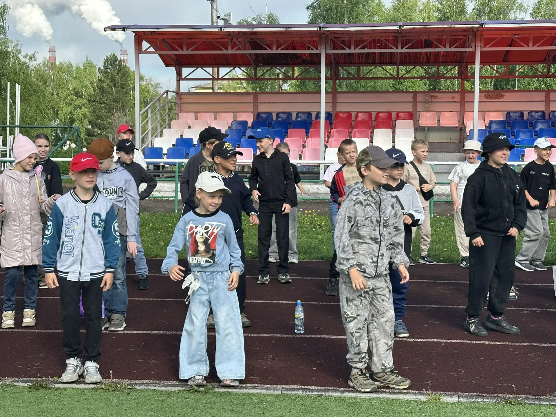 Летние каникулы начинаются с улыбок!