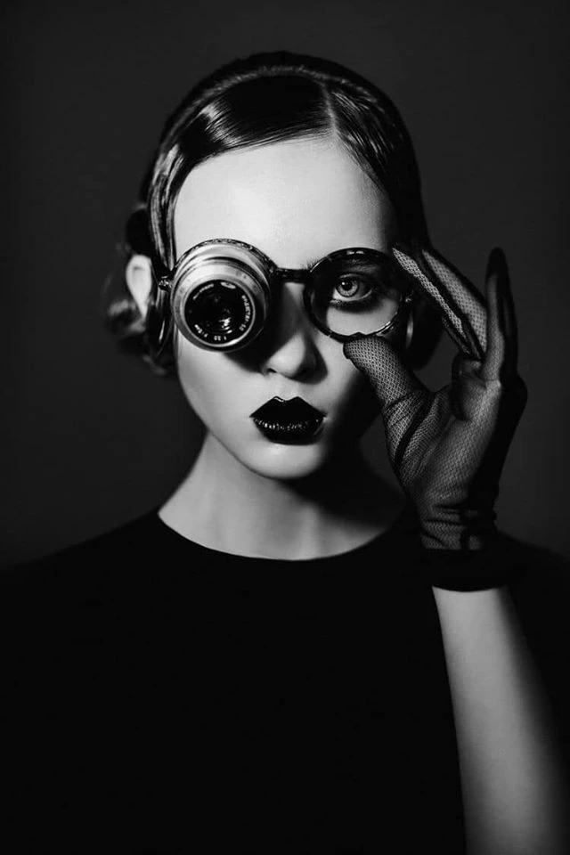 Давай я научу тебя жить.

Для начала перестань быть человеком. Это крайне неудобная привычка. 

Нико