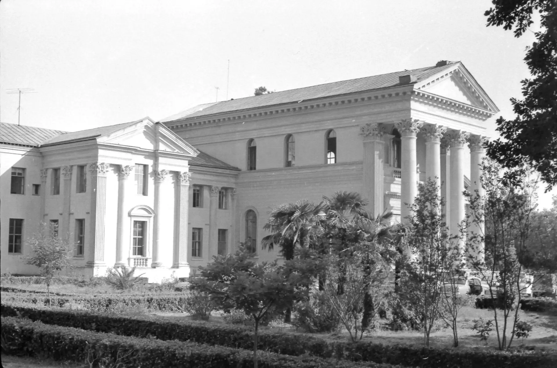 90 лет назад, 20 августа 1936 года, был подписан акт о приемке работ по постройке дома ...