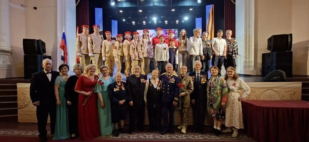 🔥После прохождения Парада для ветеранов, юнармейцы школы побывали на заседании " Ты помнишь - Товари